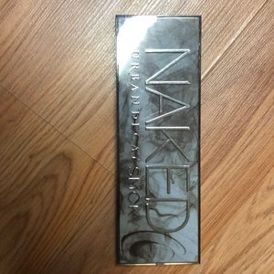 Urban decay naked palette Smokey